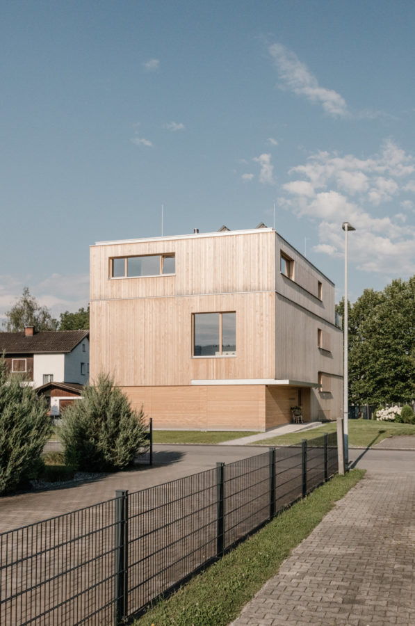 Holzhaus Einfahrt Architekturfotografie